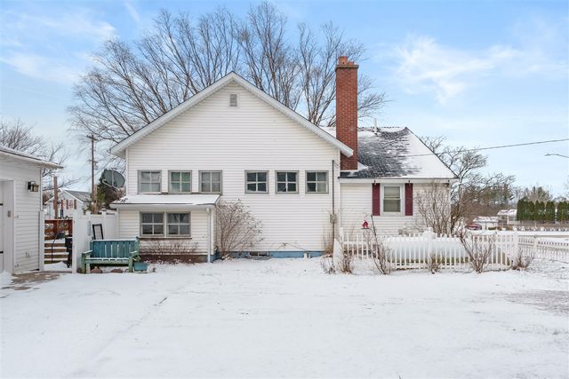 61965 County Road 384, Bangor, MI 49013