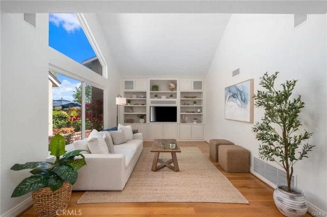 27555 Chantada, Mission Viejo, CA 92692