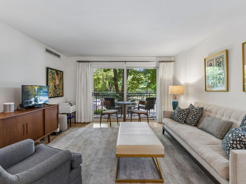 210 W Grant Street 107, Minneapolis, MN 55403 — exterior