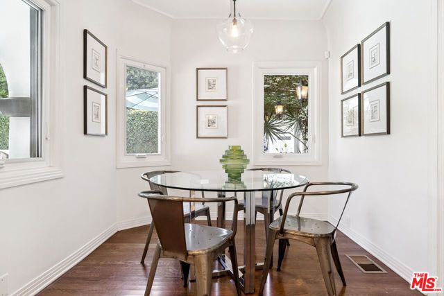 956 S Longwood Avenue, Los Angeles, CA 90019