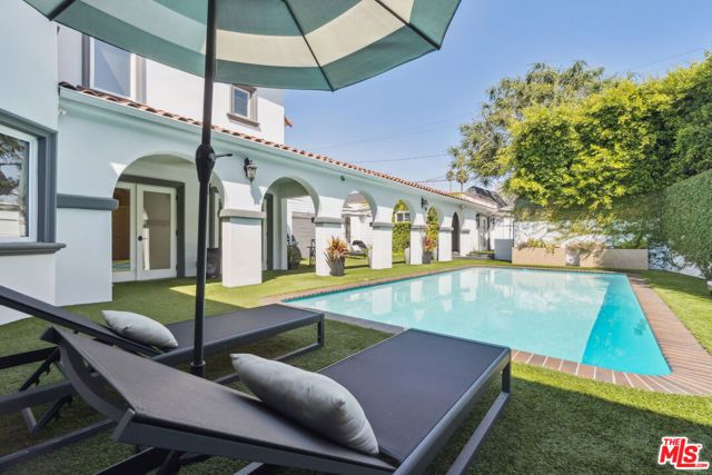 956 S Longwood Avenue, Los Angeles, CA 90019