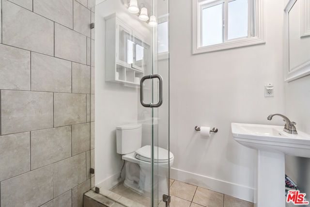 956 S Longwood Avenue, Los Angeles, CA 90019