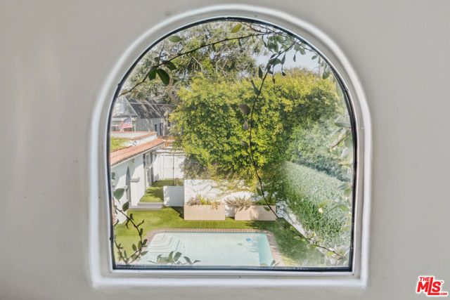 956 S Longwood Avenue, Los Angeles, CA 90019