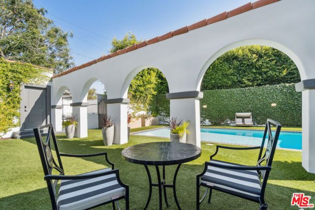 956 S Longwood Avenue, Los Angeles, CA 90019