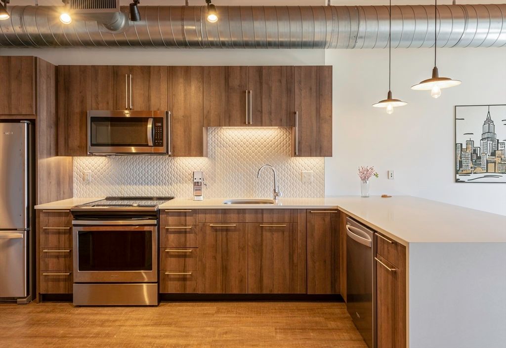 165 Thorndike 401, Lowell, MA 01852