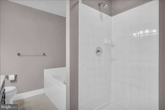 146 CHANCELLOR DR, Woodbury, NJ 08096