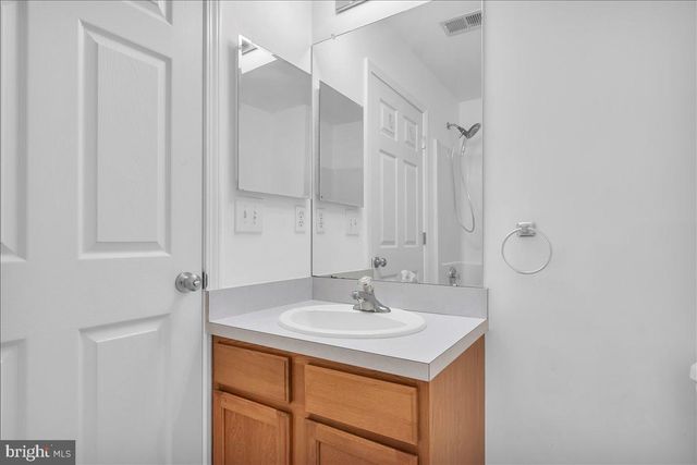 146 CHANCELLOR DR, Woodbury, NJ 08096