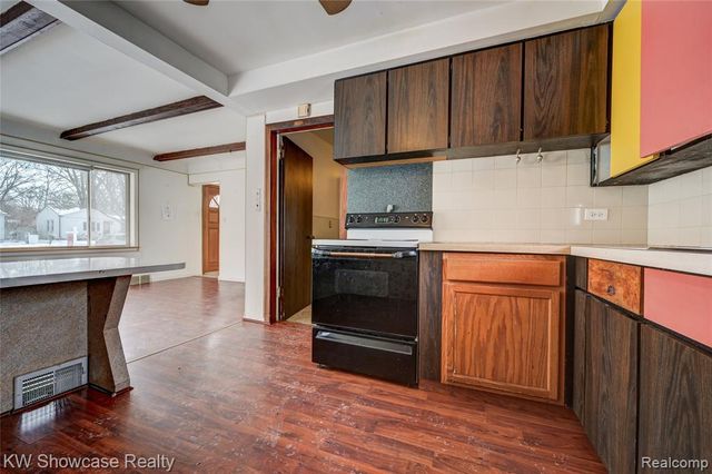 19443 Weyher Street, Livonia, MI 48152