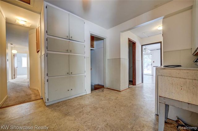 19443 Weyher Street, Livonia, MI 48152