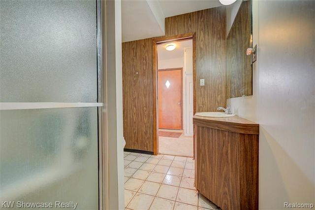 19443 Weyher Street, Livonia, MI 48152