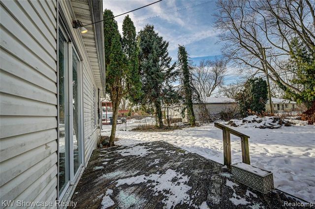 19443 Weyher Street, Livonia, MI 48152