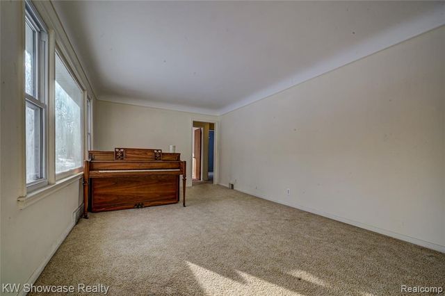 19443 Weyher Street, Livonia, MI 48152