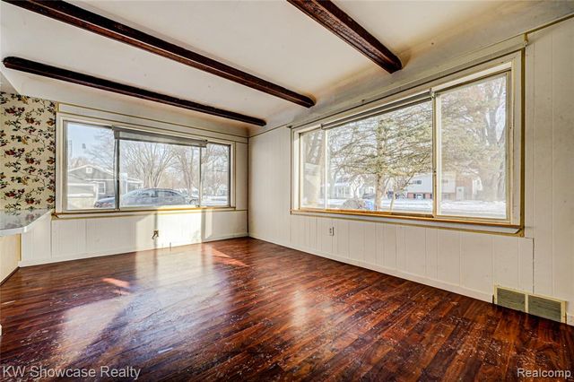 19443 Weyher Street, Livonia, MI 48152