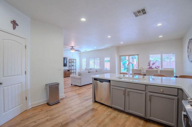 2241 N Sallee Court, Visalia, CA 93291