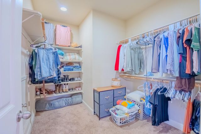 2241 N Sallee Court, Visalia, CA 93291