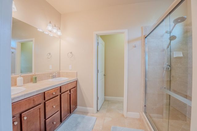 2241 N Sallee Court, Visalia, CA 93291