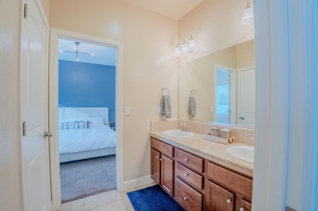 2241 N Sallee Court, Visalia, CA 93291