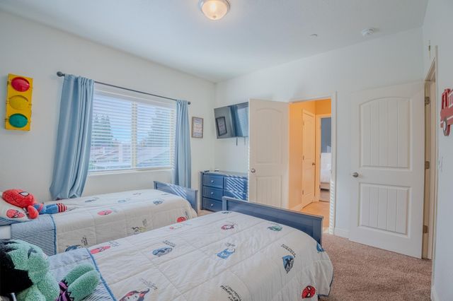 2241 N Sallee Court, Visalia, CA 93291