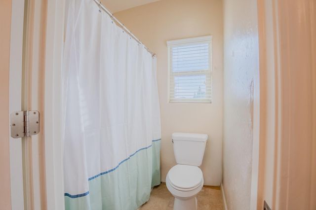 2241 N Sallee Court, Visalia, CA 93291