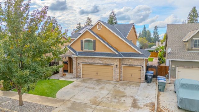 2241 N Sallee Court, Visalia, CA 93291