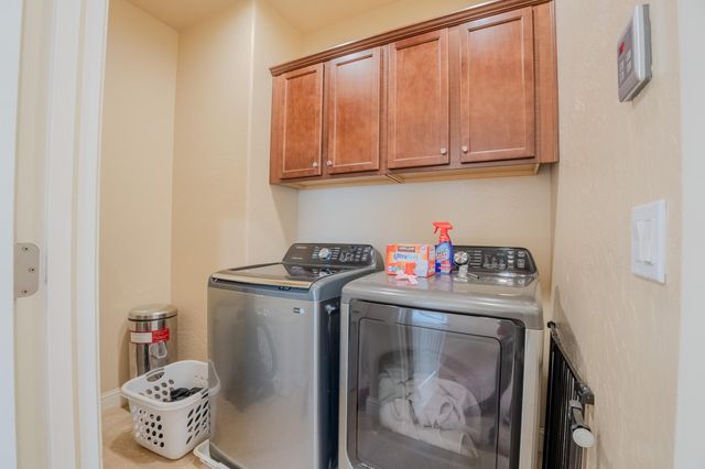 2241 N Sallee Court, Visalia, CA 93291