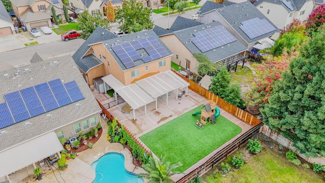 2241 N Sallee Court, Visalia, CA 93291