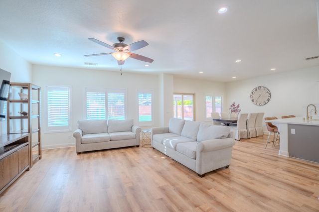 2241 N Sallee Court, Visalia, CA 93291