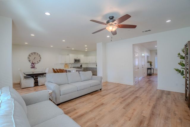 2241 N Sallee Court, Visalia, CA 93291