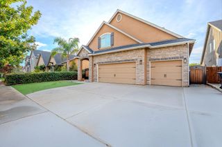 2241 N Sallee Court, Visalia, CA 93291