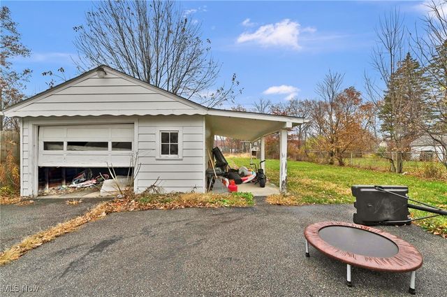 1863 E 37th Street, Lorain, OH 44055