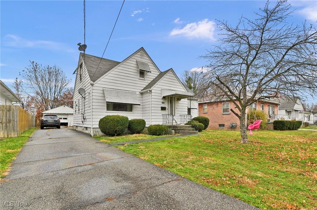 1863 E 37th Street, Lorain, OH 44055