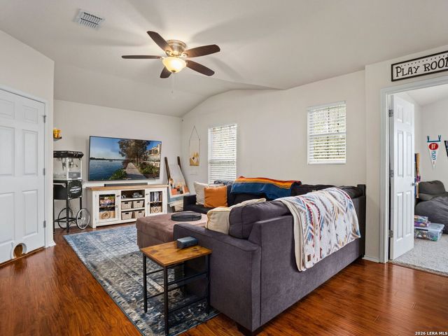 6814 Loma Secca, San Antonio, TX 78233