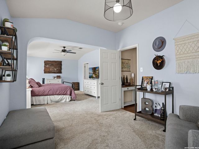 6814 Loma Secca, San Antonio, TX 78233