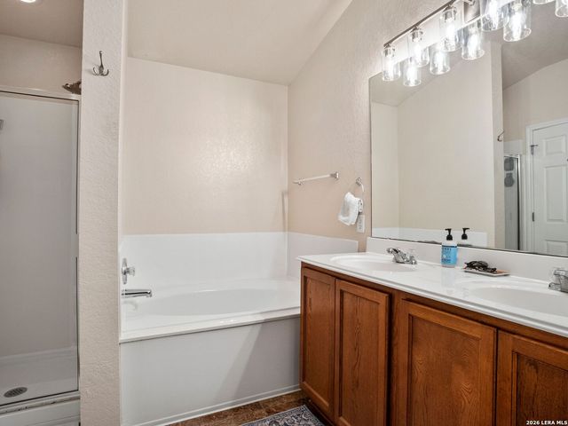 6814 Loma Secca, San Antonio, TX 78233