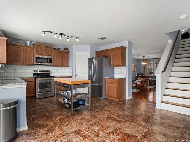 6814 Loma Secca, San Antonio, TX 78233