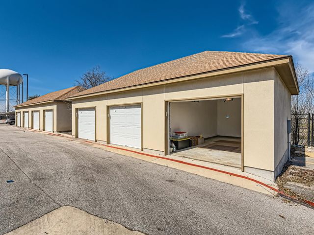 2400 Louis Henna BLVD 208, Round Rock, TX 78664