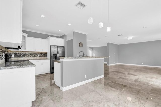 1518 Maple Dr 1518, Weston, FL 33327