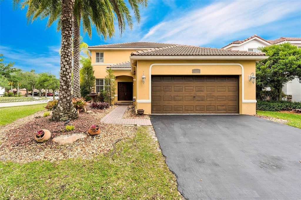 1518 Maple Dr 1518, Weston, FL 33327