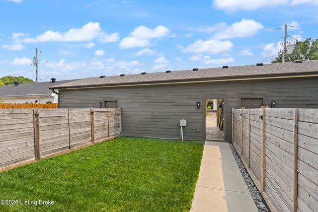 3135 Bushmill Park, Louisville, KY 40241