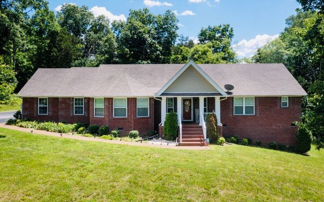 1555 Heller Rdg, Spring Hill, TN 37174
