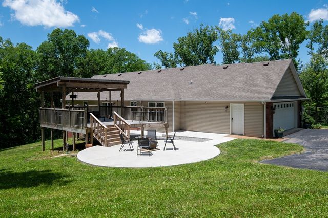 1555 Heller Rdg, Spring Hill, TN 37174