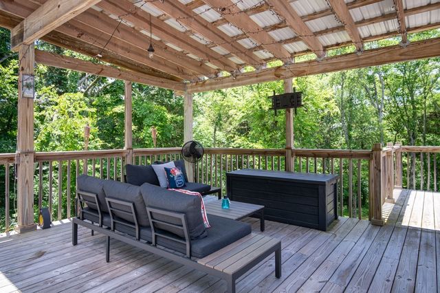 1555 Heller Rdg, Spring Hill, TN 37174