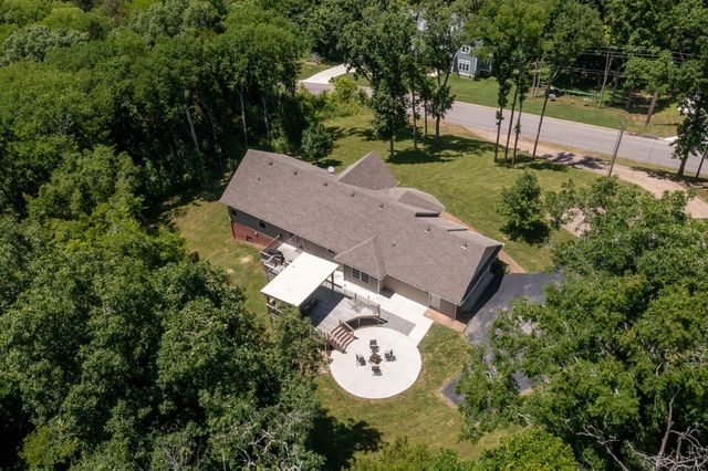 1555 Heller Rdg, Spring Hill, TN 37174