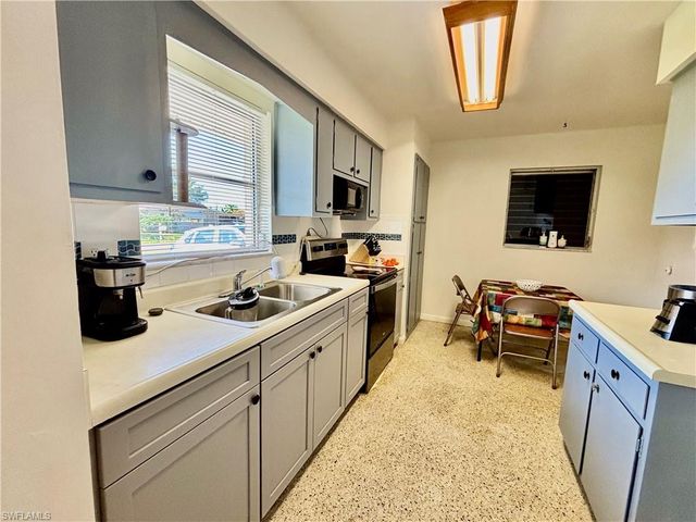 901 Juno DR, Lehigh Acres, FL 33936