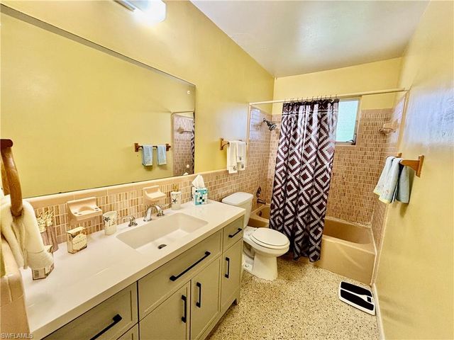 901 Juno DR, Lehigh Acres, FL 33936