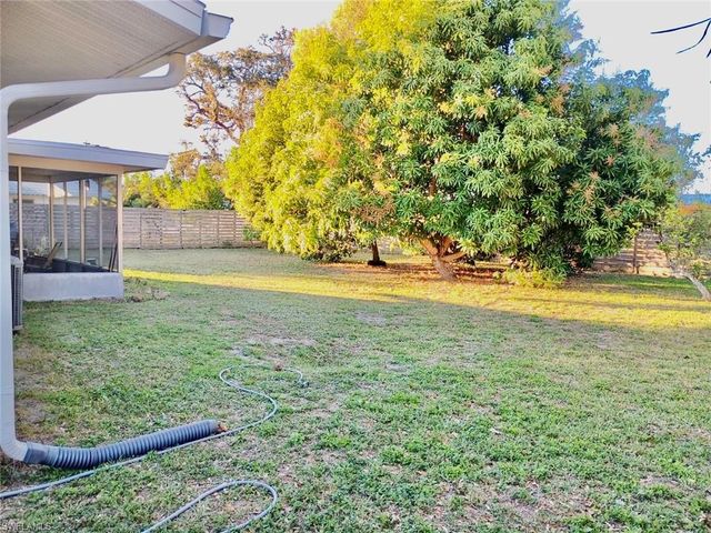 901 Juno DR, Lehigh Acres, FL 33936