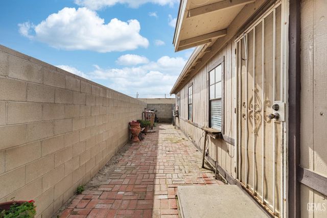 499 Pacheco Road 141, Bakersfield, CA 93307