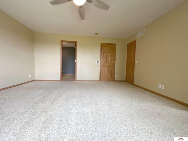 3810 S 189Th Street, Omaha, NE 68130