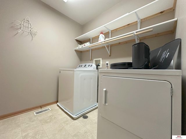 3810 S 189Th Street, Omaha, NE 68130