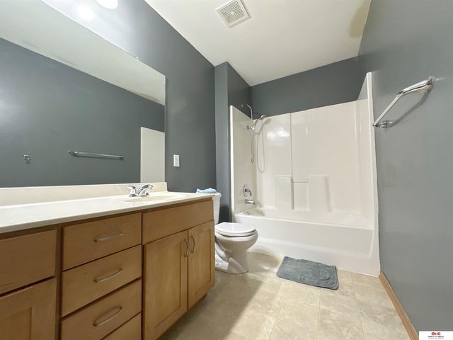 3810 S 189Th Street, Omaha, NE 68130